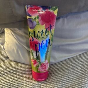 NWT Bath & Body Works Sweet Pea Ultra Shea Body Cream